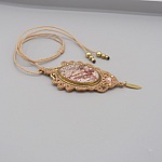 Collier en micro-macramé beige avec une pierre naturelle, le jaspe léopard